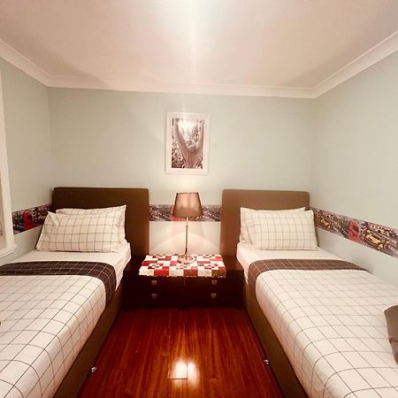 Spacious 6 Bedroom Holiday Home 15 Min Away From Melbourne Airport Sydenham Extérieur photo