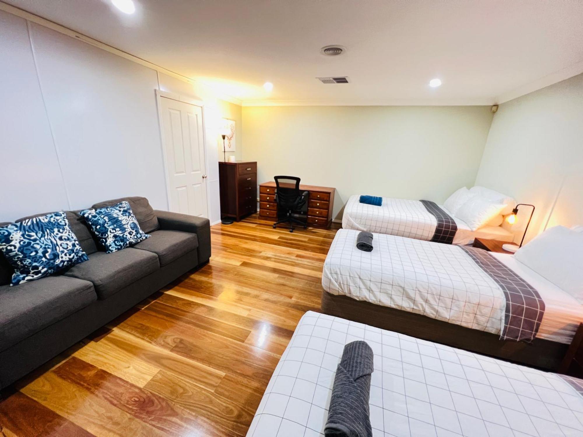 Spacious 6 Bedroom Holiday Home 15 Min Away From Melbourne Airport Sydenham Extérieur photo
