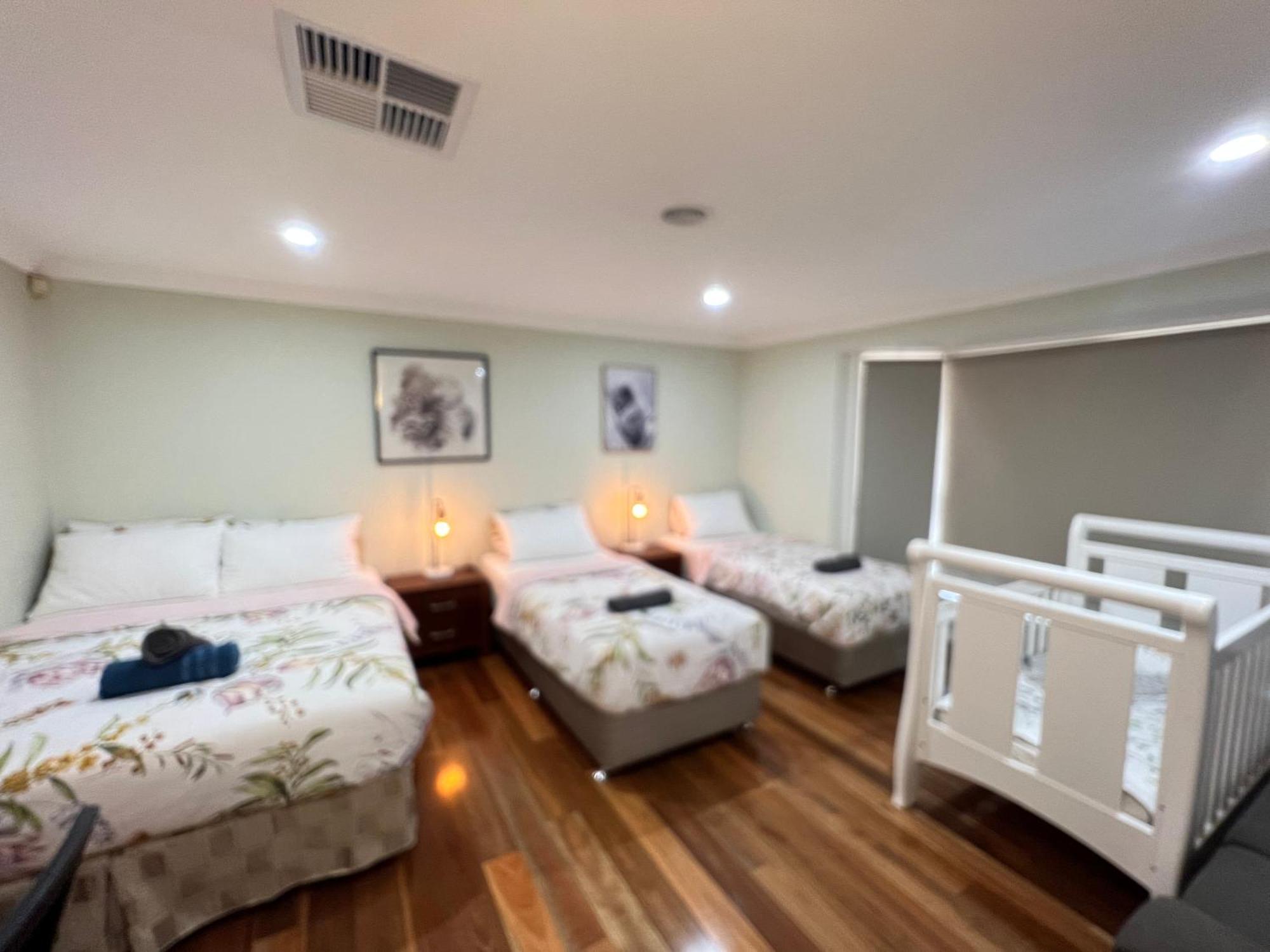 Spacious 6 Bedroom Holiday Home 15 Min Away From Melbourne Airport Sydenham Extérieur photo