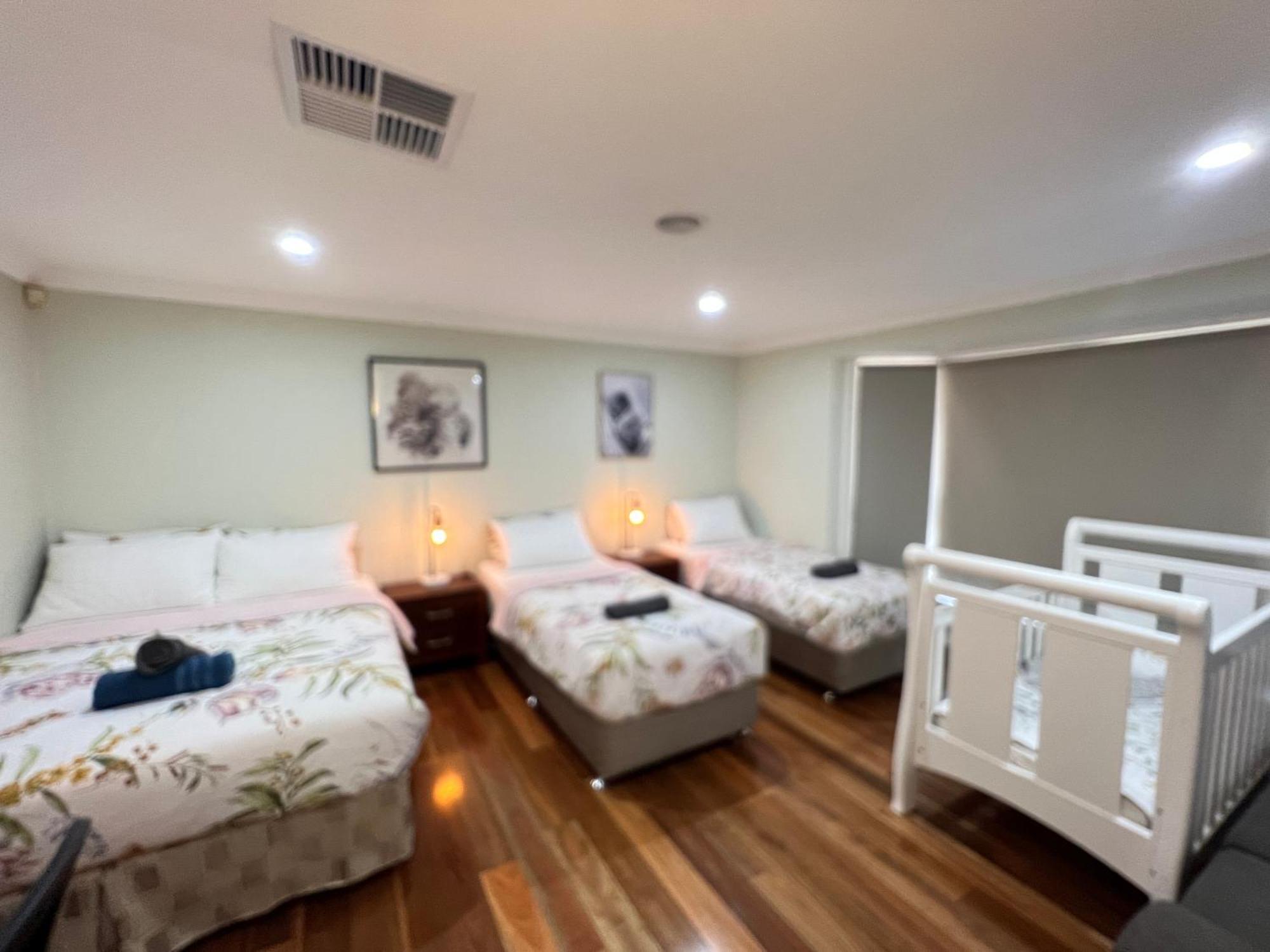 Spacious 6 Bedroom Holiday Home 15 Min Away From Melbourne Airport Sydenham Extérieur photo