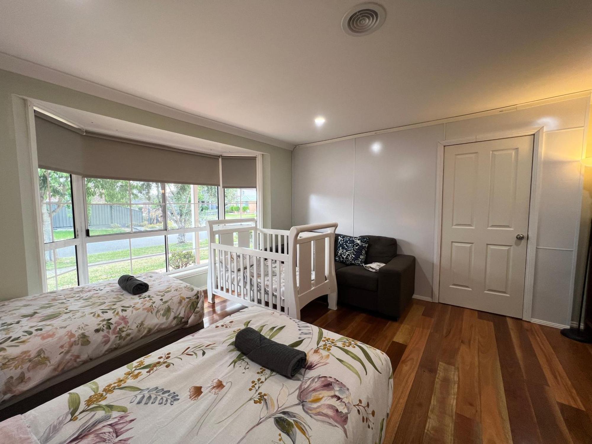 Spacious 6 Bedroom Holiday Home 15 Min Away From Melbourne Airport Sydenham Extérieur photo